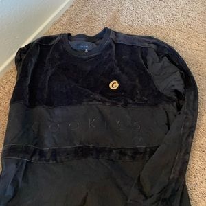 Black pull over
